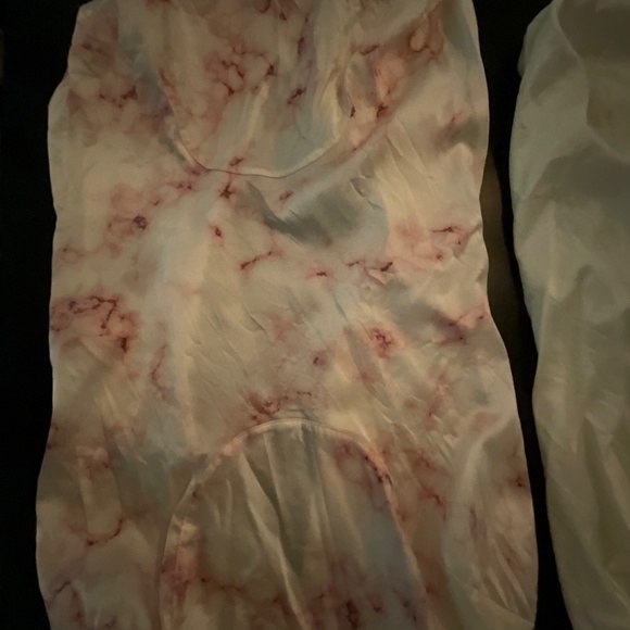 Sleep & Glow Omnia Pillow W/ 2 100% Pure  Mulberry Silk Pillowcases - Picture 7 of 11